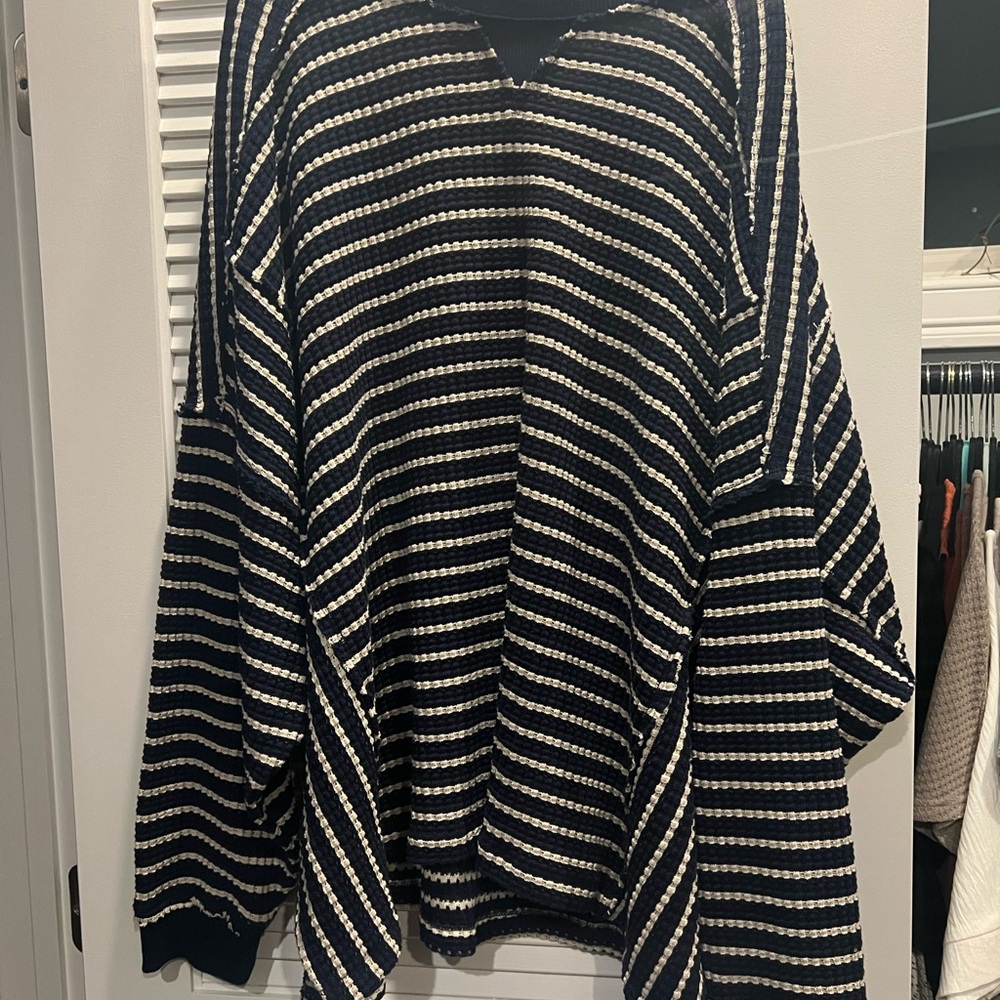 American Eagle Outfitters Black and White Striped Hoodie
